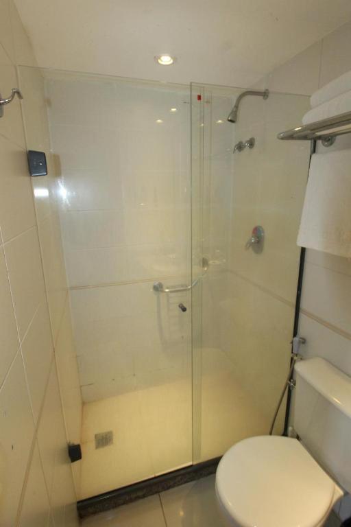 Flat Na Barra Da Tijuca - Premium - Com Cozinha, Microondas, Estacionamento, Balsa Praia, Academia, Muito Lindo, Confortavel E Aconchegante