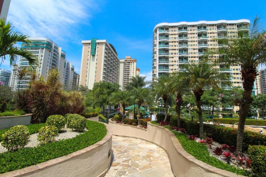 Flat Na Barra Da Tijuca - Premium - Com Cozinha, Microondas, Estacionamento, Balsa Praia, Academia, Muito Lindo, Confortavel E Aconchegante *