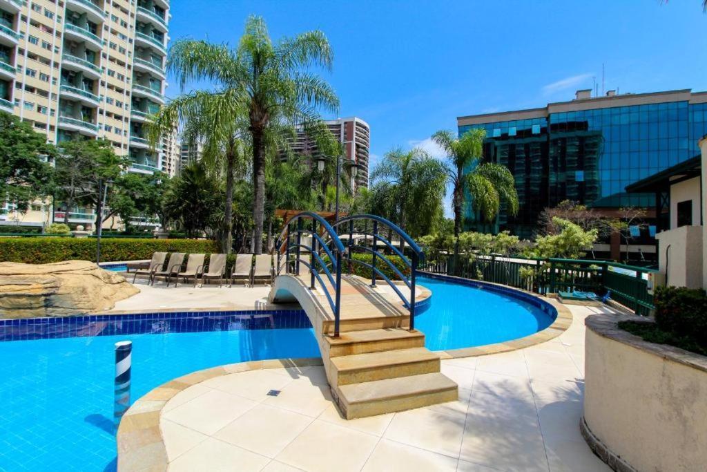 Apartamento Flat Na Barra Da Tijuca - Premium - Com Cozinha, Microondas, Estacionamento, Balsa Praia, Academia, Muito Lindo, Confortavel E Aconchegante